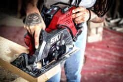 מסור עגול "1/4 7 40V(2X20V)Brushless + שתי סוללות 4.0Ah + מטען מהיר כפול +מתאם USB + תיק נשיאה SKIL‎