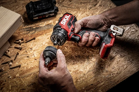 מקדחה/מברגה נטענת רוטטת 13 מ"מ 20V Brushless 60Nm עם ראשים מתחלפים– גוף בלבד SKIL