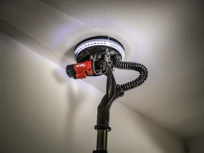 מלטשת קיר ג'ירפה חשמלית 750W עם תאורת לד 360° SKIL