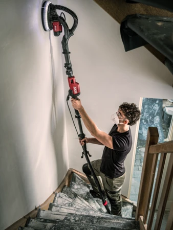 מלטשת קיר ג'ירפה חשמלית 750W עם תאורת לד 360° SKIL