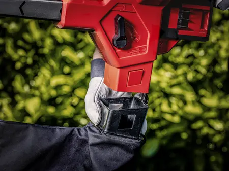 מפוח/שואב עלים חשמלי נטען 40V(2x20V) Brushless XP עם שק איסוף 45 ליטר + 2 סוללות 4.0Ah + שני מטענים SKIL