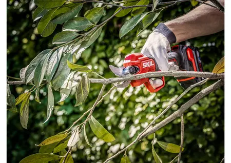 מזמרה נטענת XP 20V Brushless (מספרי גיזום) לחיתוך ענפים עד קוטר 28 מ"מ SKIL