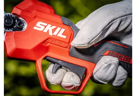 מזמרה נטענת XP 20V Brushless (מספרי גיזום) לחיתוך ענפים עד קוטר 28 מ"מ SKIL