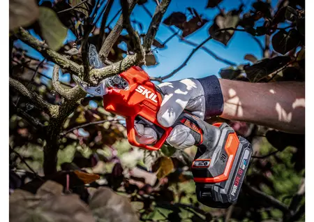 מזמרה נטענת XP 20V Brushless (מספרי גיזום) לחיתוך ענפים עד קוטר 28 מ"מ SKIL
