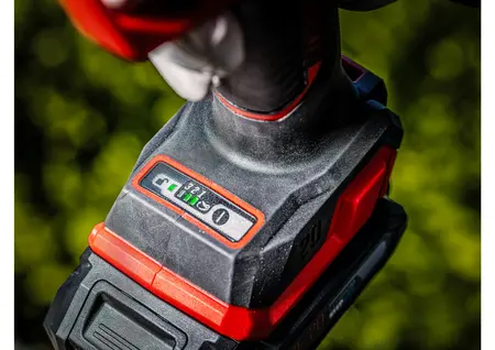 מזמרה נטענת XP 20V Brushless (מספרי גיזום) לחיתוך ענפים עד קוטר 28 מ"מ SKIL