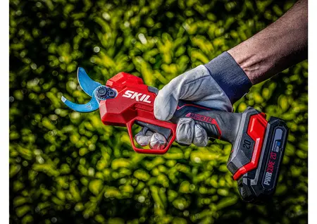 מזמרה נטענת XP 20V Brushless (מספרי גיזום) לחיתוך ענפים עד קוטר 28 מ"מ SKIL