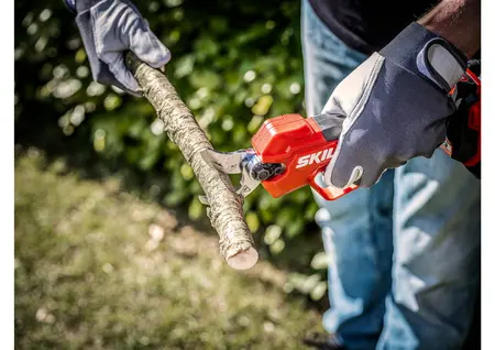 מזמרה נטענת XP 20V Brushless (מספרי גיזום) לחיתוך ענפים עד קוטר 28 מ"מ SKIL