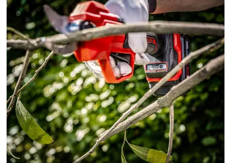 מזמרה נטענת XP 20V Brushless (מספרי גיזום) לחיתוך ענפים עד קוטר 28 מ"מ SKIL