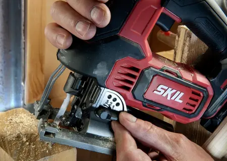 מסור אנכי (ג’יקסו) נטען 20V Brushless XP + תיק נשיאה - גוף בלבד SKIL