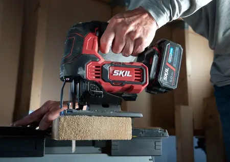 מסור אנכי (ג’יקסו) נטען 20V Brushless XP + תיק נשיאה - גוף בלבד SKIL