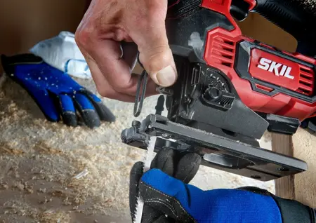 מסור אנכי (ג’יקסו) נטען 20V Brushless XP + תיק נשיאה - גוף בלבד SKIL