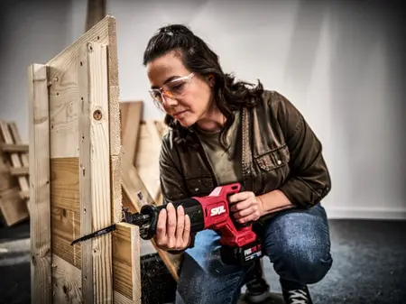 מסור חרב נטען 20V Brushless לעבודות חיתוך מגוונות - גוף בלבד SKIL