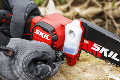 מיני מסור שרשרת חשמלי נטען Brushless + מזמרה נטענת XP 20V Brushless + סוללה 4.0Ah + מטען מהיר + תיק נשיאה גדול SKIL