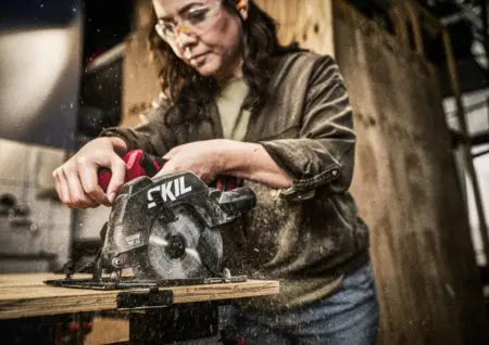 מסור עגול 165 מ"מ ("6.5) מקצועי 20V Brushless עם תאורת לד – גוף בלבד SKIL