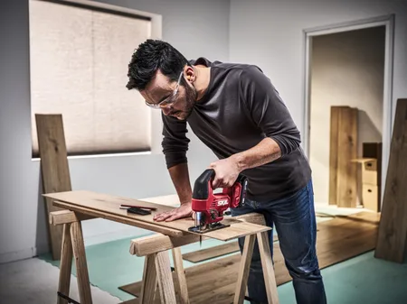 סט פטישון נטען Brushless + מברגת אימפקט נטענת Brushless + מסור אנכי (ג'יקסו) נטען 20V Brushless + מטען + שתי סוללות 2.0Ah + תיק SKIL