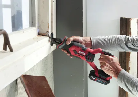 סט פטישון נטען Brushless + מברגת אימפקט נטענת Brushless + מסור חרב נטען 20V לעבודות חיתוך מגוונות + מטען + שתי סוללות 2.0Ah + תיק SKIL