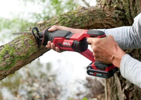 סט פטישון נטען Brushless + מברגת אימפקט נטענת Brushless + מסור חרב נטען 20V לעבודות חיתוך מגוונות + מטען + שתי סוללות 2.0Ah + תיק SKIL