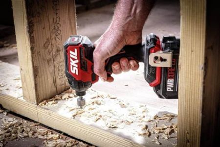 מברגת אימפקט 20V Brushless קומפקטית 250Nm + סוללה 4.0Ah + מתנה סוללה 2.0Ah +מטען תיק SKIL