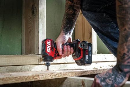 מברגת אימפקט 20V Brushless קומפקטית 250Nm + סוללה 4.0Ah + מתנה סוללה 2.0Ah +מטען תיק SKIL