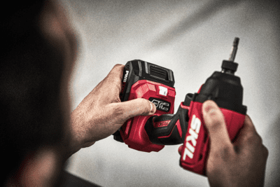 מברגת אימפקט נטענת 20V Brushless מומנט 250Nm ובורר שני מצבי עבודה + סוללה 4.0Ah + מתנה סוללה + 2.0Ah מטען SKIL