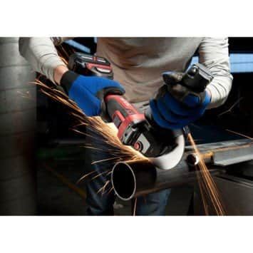 משחזת זווית נטענת Brushless עם התנעה רכה 125 מ"מ ("5) + סוללה 4.0Ah + מתנה סוללה 2.0Ah + מטען SKIL