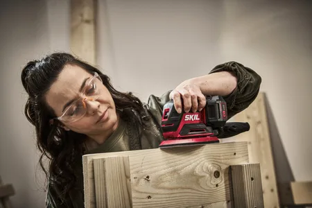 מלטשת מולטי יד אחת 20V Brushless מייסבים מוגני אבק אלקטרונית מתנה סוללה 2.0Ah + מטען SKIL