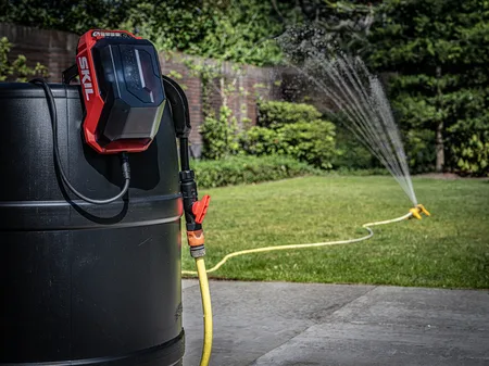 משאבת מים טבולה נטענת 20V מתנה סוללה 2.0Ah + מטען SKIL