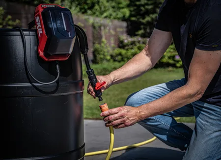 משאבת מים טבולה נטענת 20V מתנה סוללה 2.0Ah + מטען SKIL