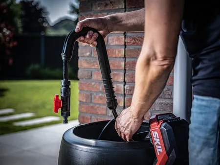 משאבת מים טבולה נטענת 20V מתנה סוללה 2.0Ah + מטען SKIL