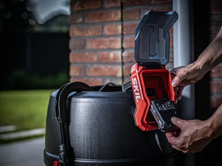 משאבת מים טבולה נטענת 20V מתנה סוללה 2.0Ah + מטען SKIL