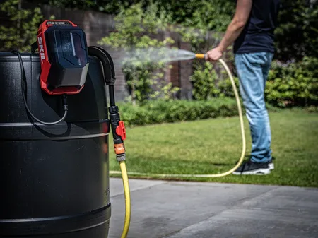 משאבת מים טבולה נטענת 20V מתנה סוללה 2.0Ah + מטען SKIL