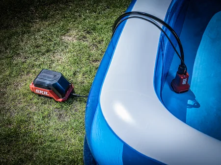 משאבת מים טבולה נטענת 20V מתנה סוללה 2.0Ah + מטען SKIL