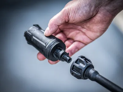 מכונת שטיפת מים בלחץ (גרניק) נטענת 20V מתנה סוללה 2.0Ah + מטען SKIL