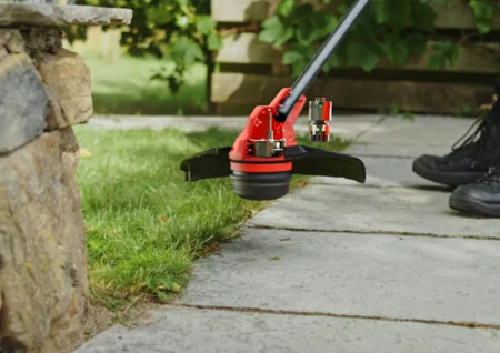 מפוח עלים חשמלי נטען 20V Brushless + חרמש 33 ס"מ Brushless +סוללה 2.0Ah + סוללה 4.0Ah + שני מטענים SKIL